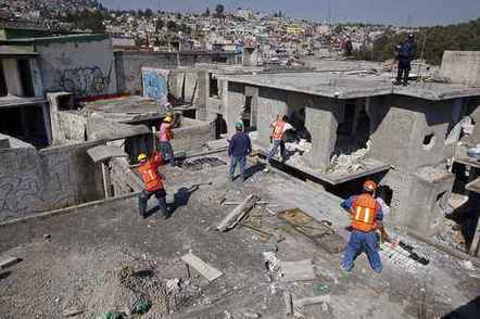 Marcha el frente amplio para evitar la construcción de la Supervía en la ciudad de México
