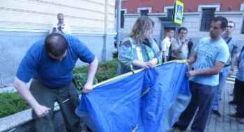 Moscow dormitory tenants tried to pitch a tent near Mayor’s Office