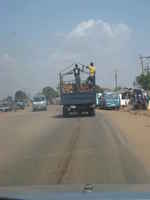 Les autoroutes de Abuja (Cesare Ottolini, 2008)