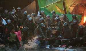 Chile, Cientos de pobladores desalojados 4