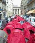 Logement_retour des tentes rue de la Banque.4