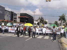 Vista parcial de los y las  participantes