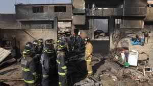 Tragedia en San Martín Texmelucan, Puebla, Por explosión de ducto de PEMEX: 100 casas afectadas, 32 destruidas totalmente, 27 muertes y 54 heridos