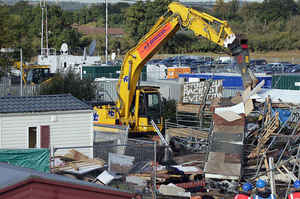 A barricade at the main entrance (Dale Farm, UK, 20 10 2011, Oli Scarff-Getty Images)